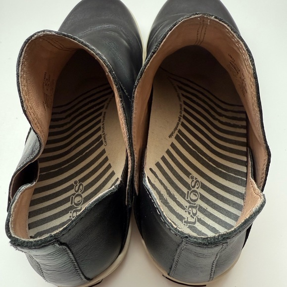 Taos Women's Unity Casual Mid Top booties - Picture 8 of 11